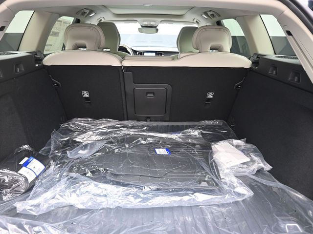 2026 Volvo V60 Cross Country Plus - Photo 30