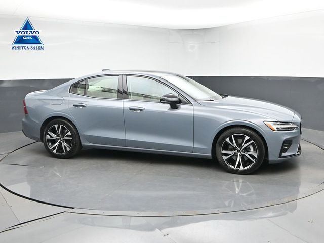 2023 Volvo S60 B5 Plus Dark Theme's photo