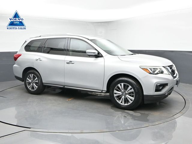 2018 Nissan Pathfinder SL 4WD's photo