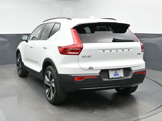 2024 Volvo XC40 Plus - Photo 7