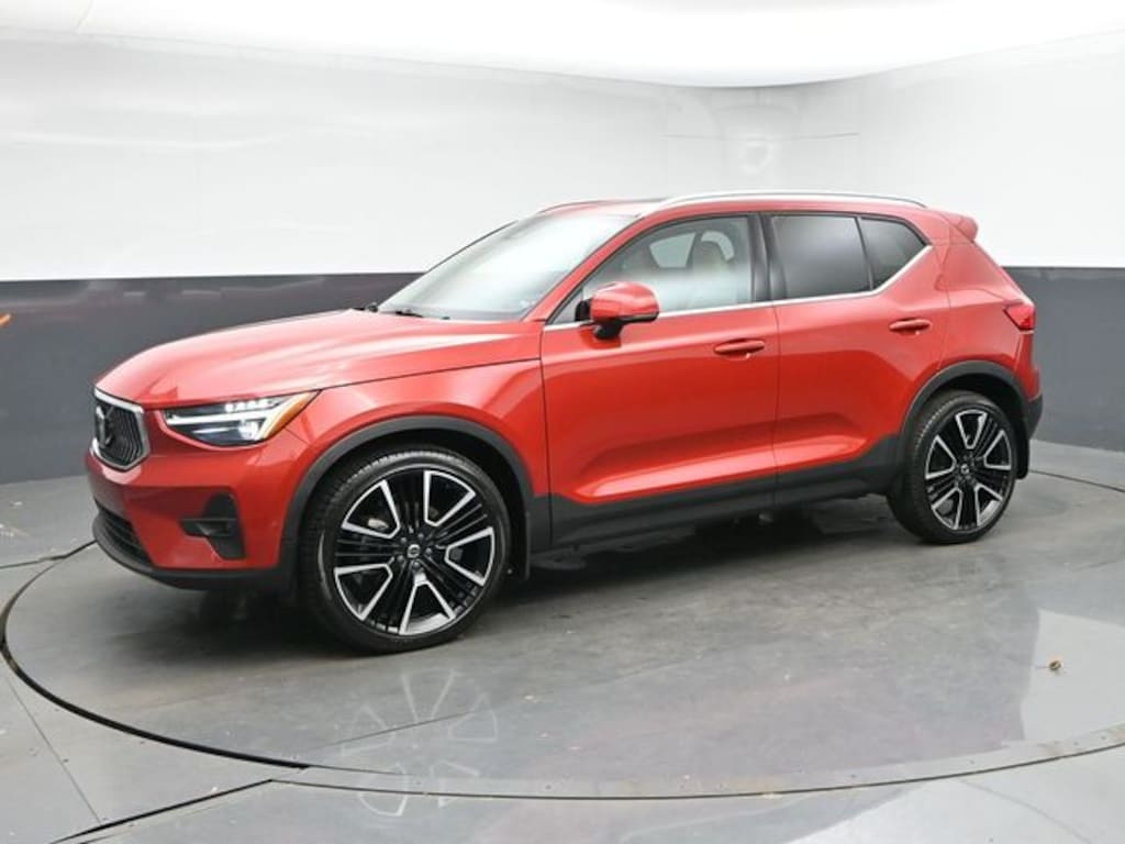 Used 2023 Volvo XC40 Ultimate SUV