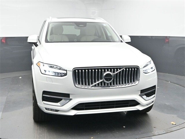 2023 Volvo XC90 Plus photo 2