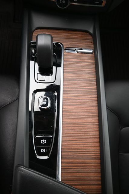 2023 Volvo XC60 Plus - Photo 10