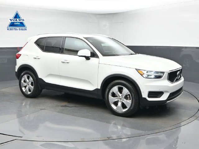 2019 Volvo XC40 Momentum