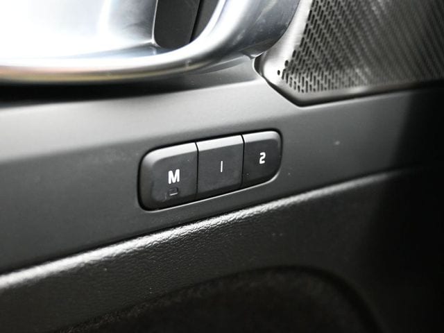 2024 Volvo XC40 Plus - Photo 28