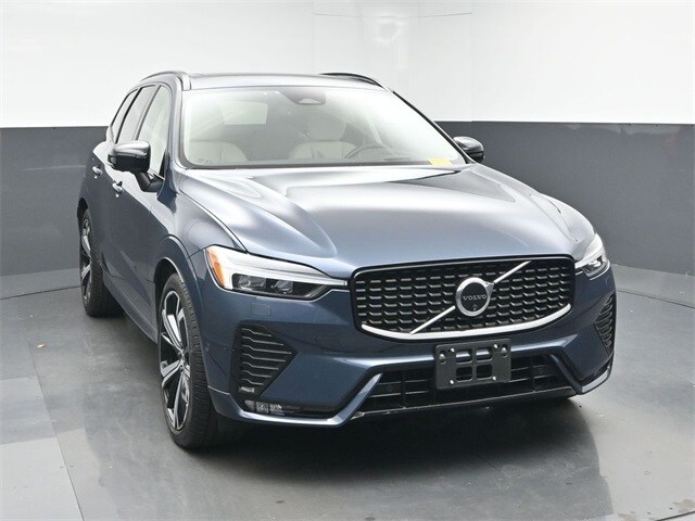 2024 Volvo XC60 B5 Ultimate photo 2