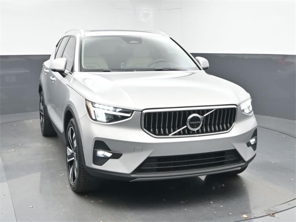 Used 2023 Volvo XC40 B5 Plus Bright Theme SUV