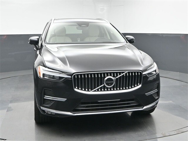 2022 Volvo XC60 B5 Inscription photo 2
