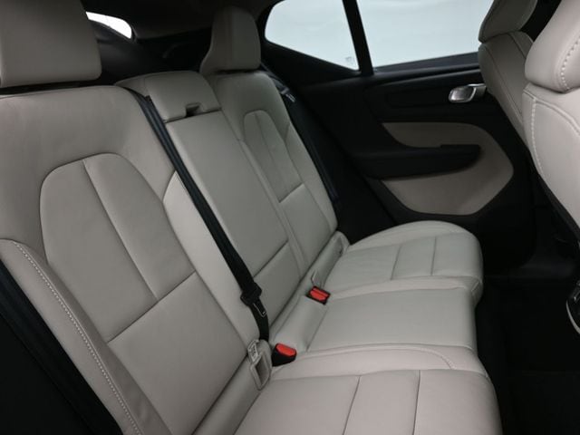 2024 Volvo XC40 Plus - Photo 33