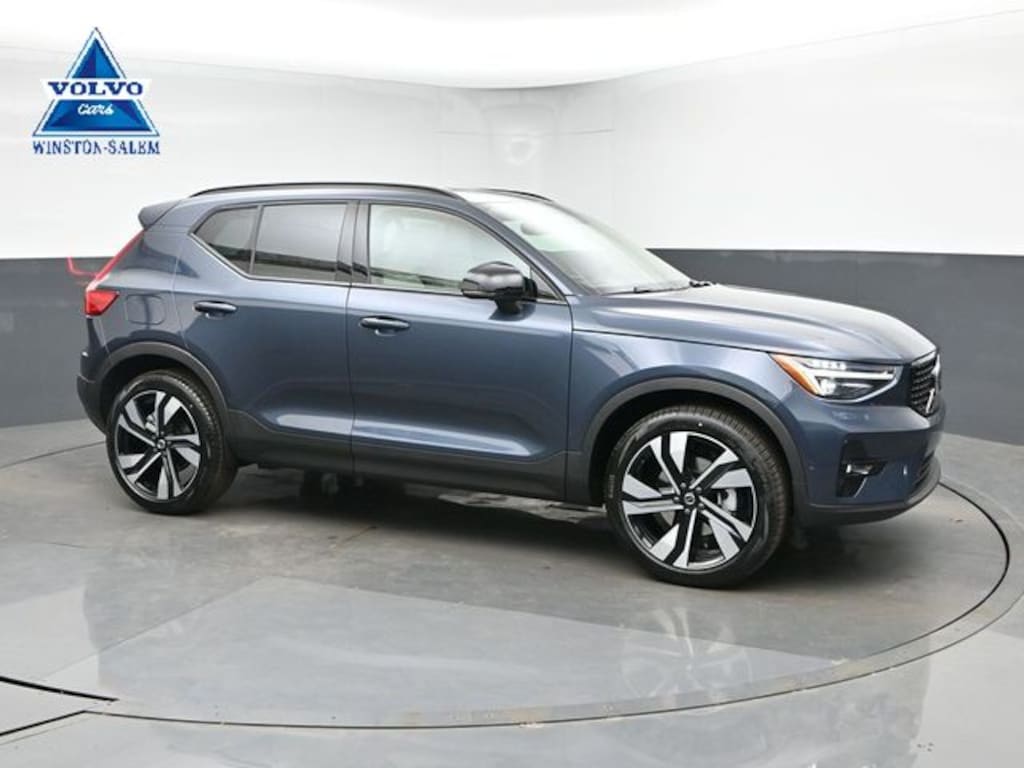New 2026 Volvo XC40 B5 Plus SUV