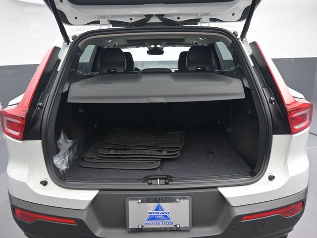 2024 Volvo XC40 Plus - Photo 28