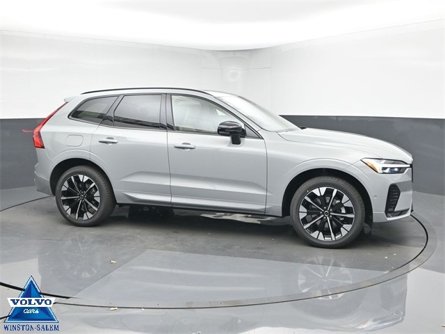 2026 Volvo XC60 Plus's photo
