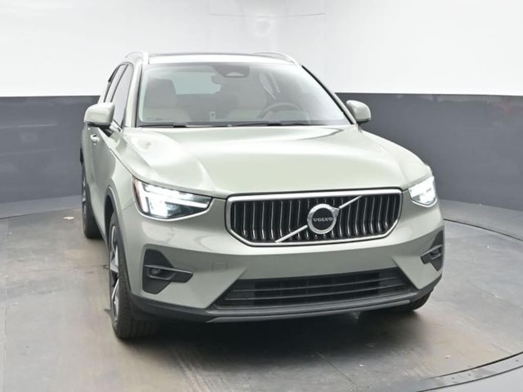 Used 2023 Volvo XC40 B5 Plus Bright Theme SUV