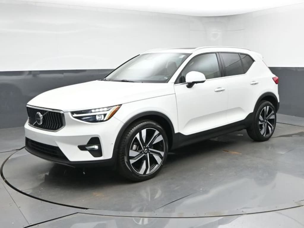Used 2023 Volvo XC40 Ultimate SUV