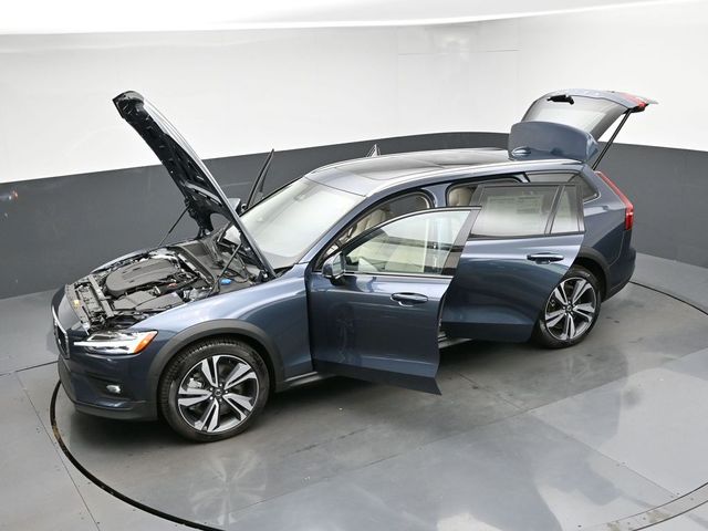 2026 Volvo V60 Cross Country Plus - Photo 43