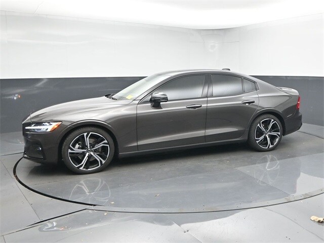 2024 Volvo S60 B5 Plus photo 4