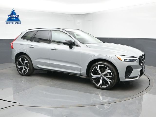 2024 Volvo XC60 B5 Ultimate Dark Theme AWD's photo