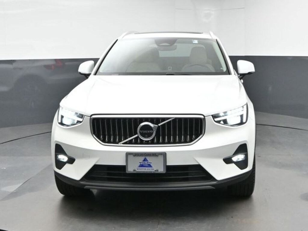 Used 2024 Volvo XC40 Ultimate SUV
