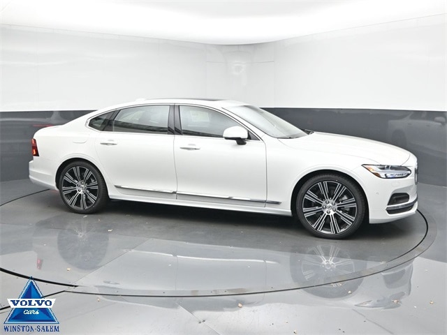 2025 Volvo S90 B6 Plus AWD V25096 Sedan