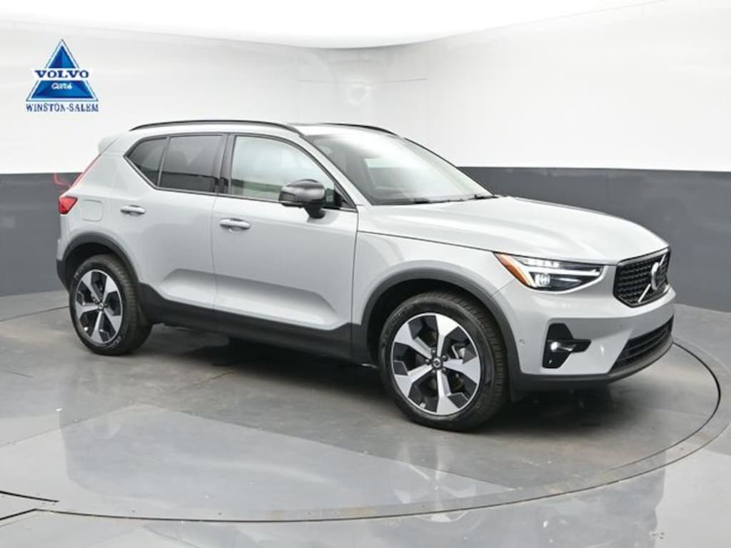 Used 2026 Volvo XC40 B5 Plus SUV