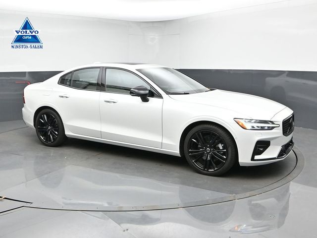 2024 Volvo S60 B5 Plus Black Edition's photo