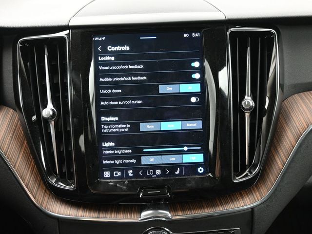 2023 Volvo XC60 Plus - Photo 17