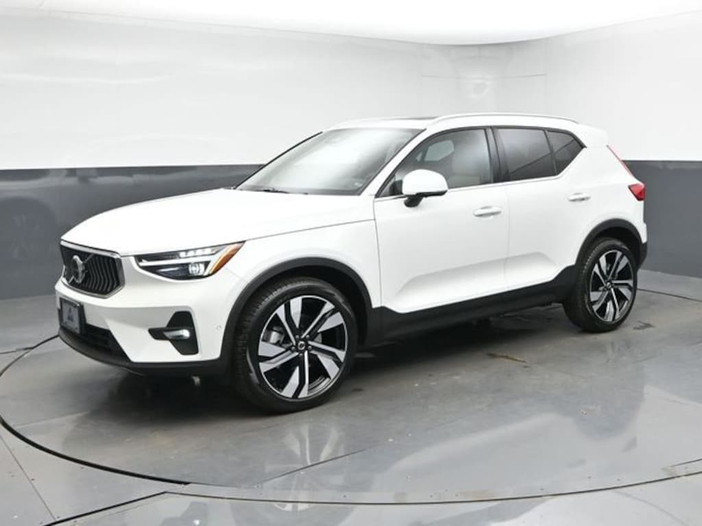 Used 2024 Volvo XC40 Ultimate SUV
