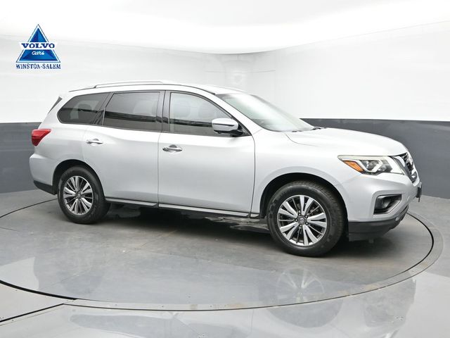 2018 Nissan Pathfinder SL 4WD's photo