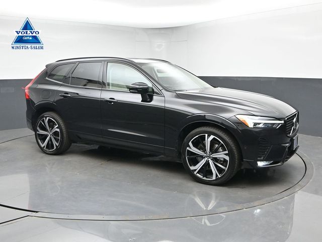 2023 Volvo XC60 B6 Ultimate Dark Theme AWD's photo