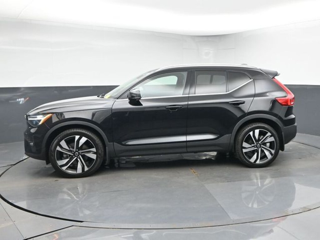Used 2023 Volvo XC40 Ultimate SUV