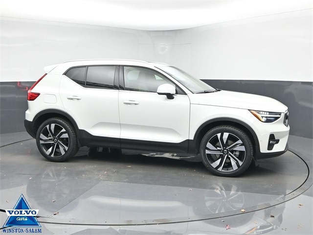 2023 Volvo XC40 Ultimate's photo