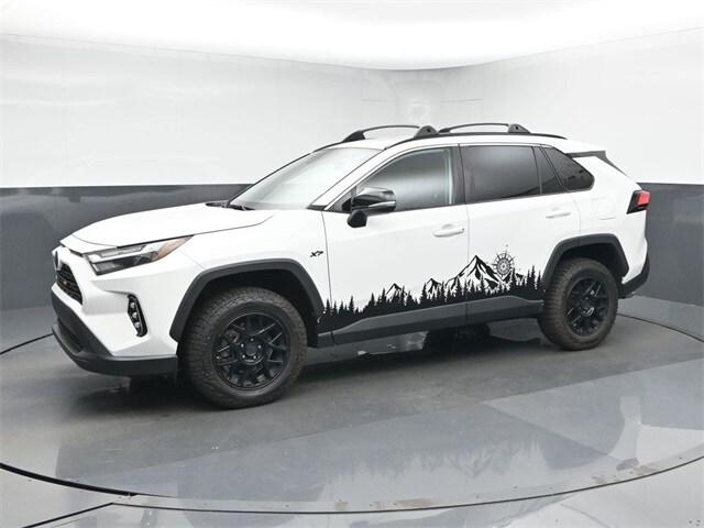 2022 Toyota RAV4 XLE photo 4