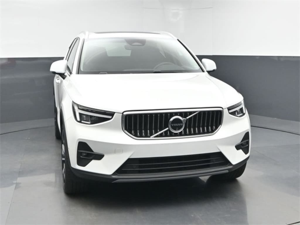 Used 2024 Volvo XC40 B5 Plus Bright Theme SUV