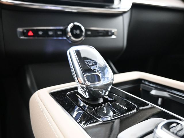 2026 Volvo XC90 Plus - Photo 12