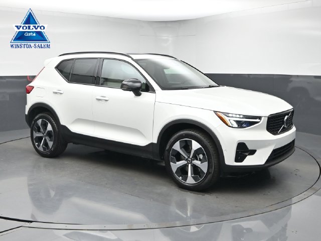 2026 Volvo XC40 B4 Plus FWD V26342 SUV