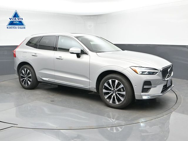 2023 Volvo XC60 B5 Plus Bright Theme AWD's photo