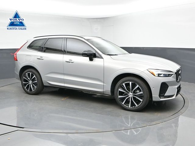 2024 Volvo XC60 B5 Plus Dark Theme AWD's photo
