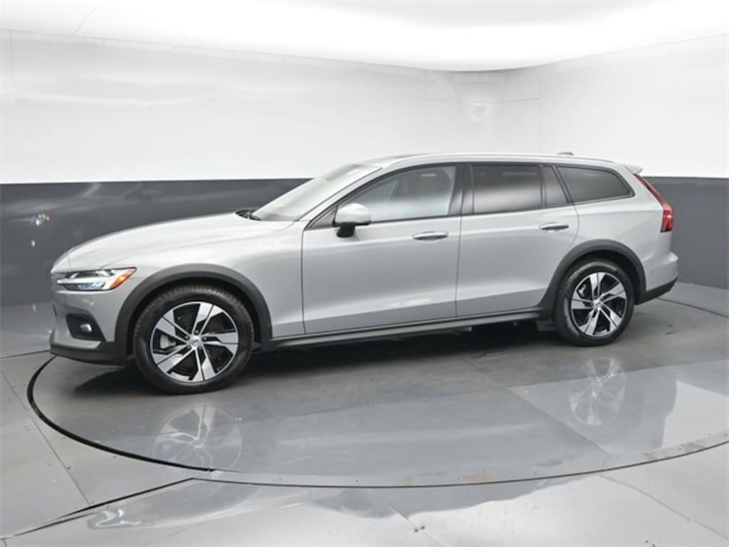 Used 2024 Volvo V60 Cross Country B5 Plus Wagon