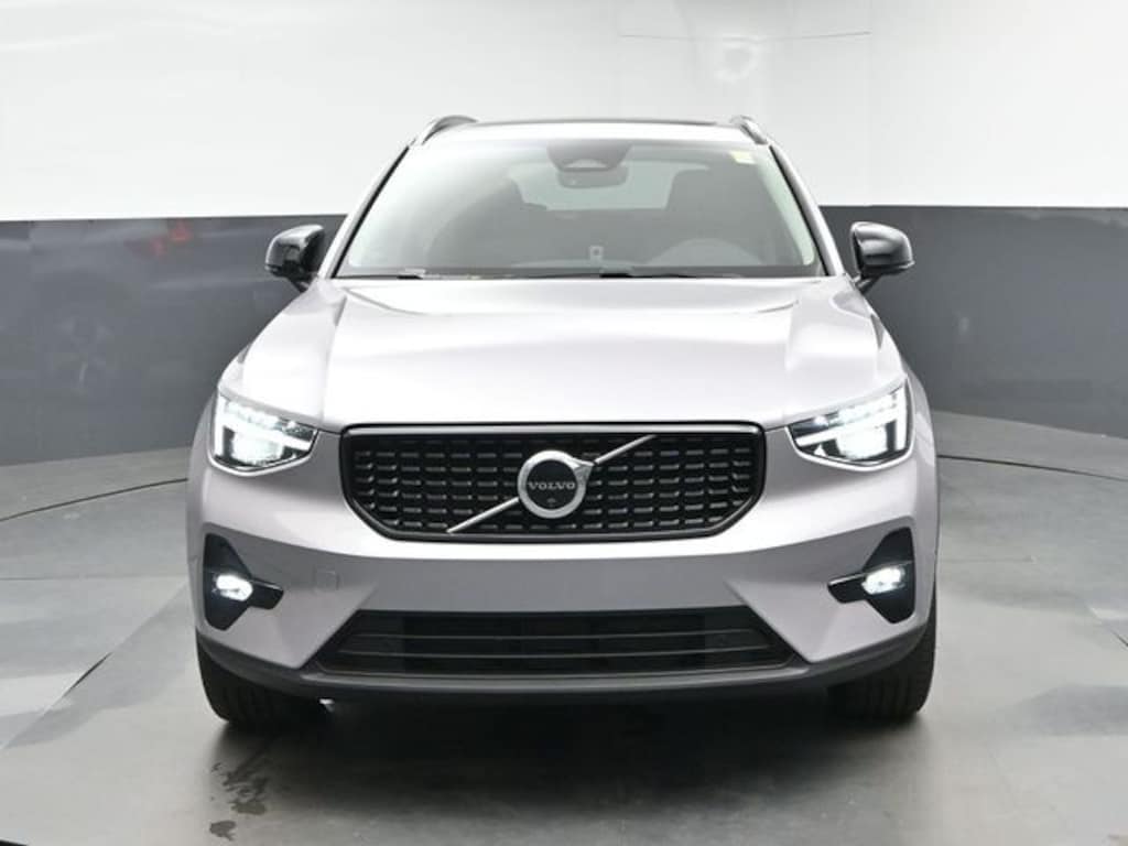New 2026 Volvo XC40 B5 Plus SUV