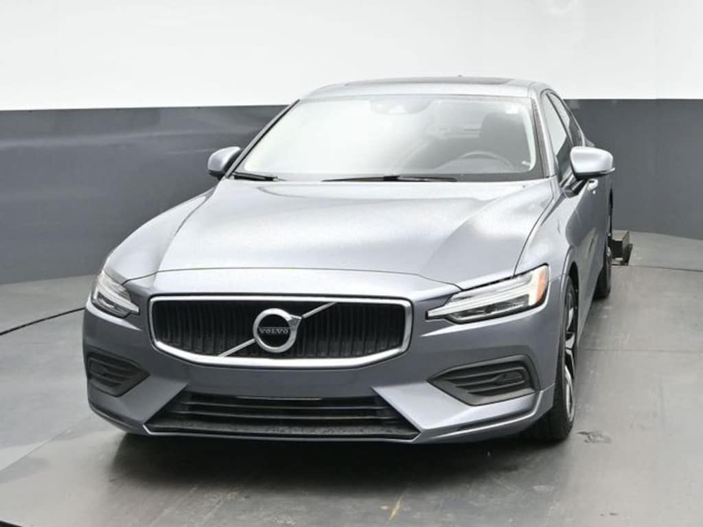 Used 2020 Volvo S60 T5 Momentum Sedan