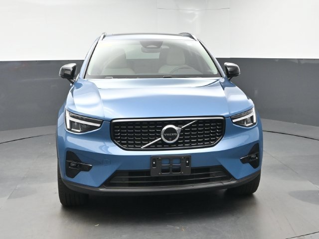 Used 2024 Volvo XC40 B5 Plus Dark Theme SUV