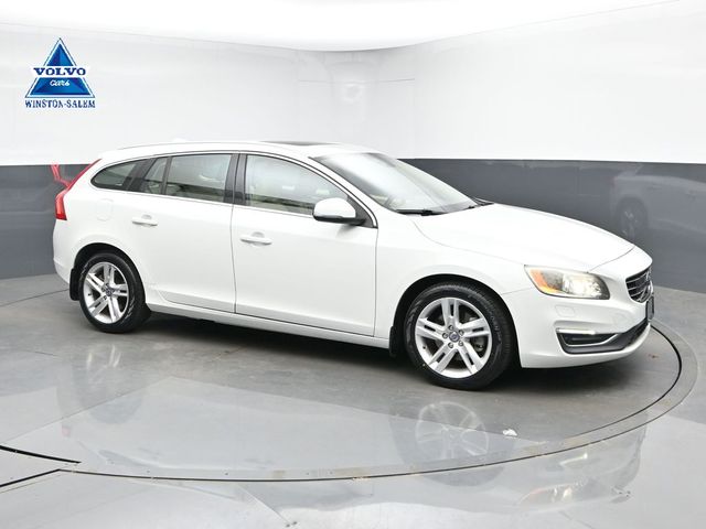 2015 Volvo V60 T5 Drive-E FWD Premier Plus's photo