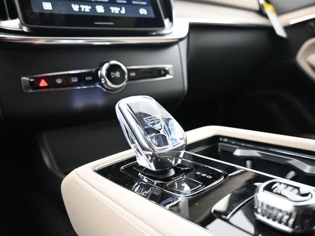 2026 Volvo XC90 Plus - Photo 12