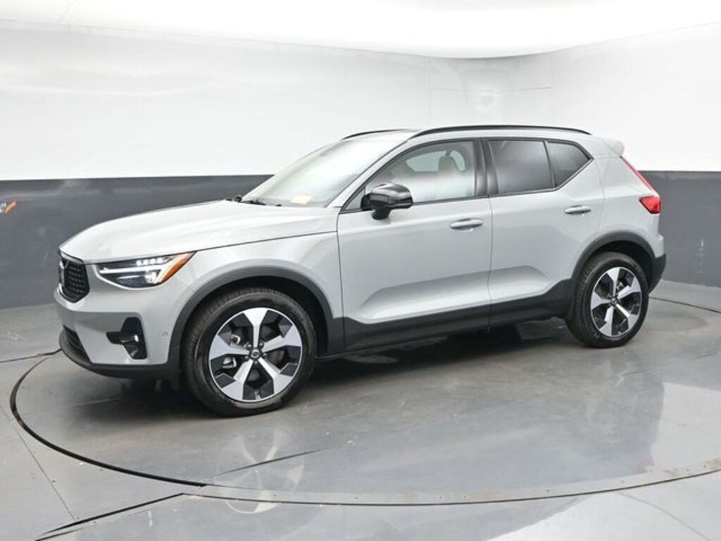 Used 2026 Volvo XC40 B5 Plus SUV