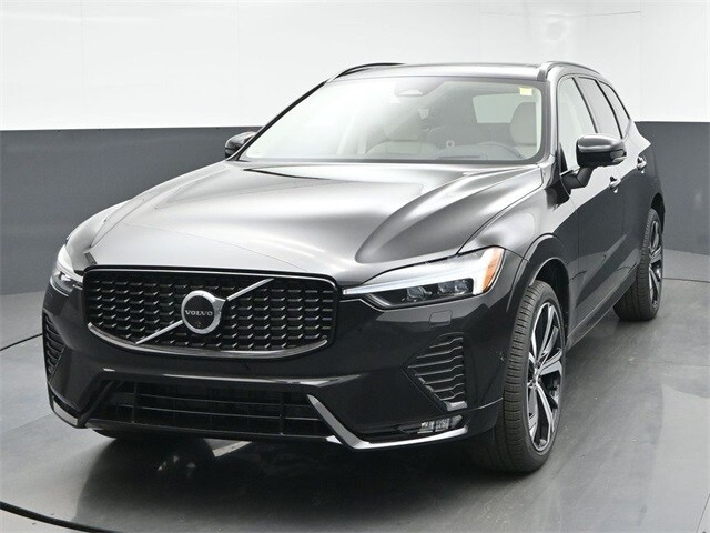 2025 Volvo XC60 B5 photo 3