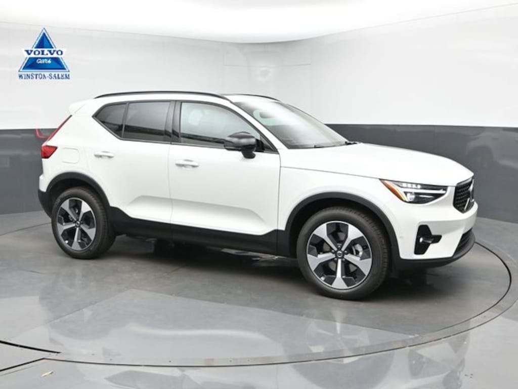 New 2026 Volvo XC40 B5 Plus SUV