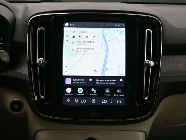 2024 Volvo XC40 Plus - Photo 13