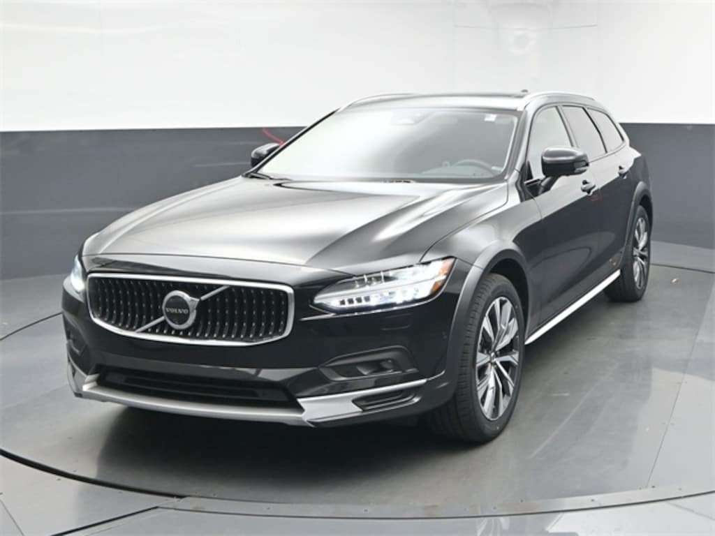 Used 2024 Volvo V90 Cross Country B6 Wagon