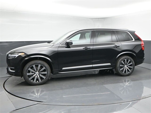 2025 Volvo XC90 Core photo 4