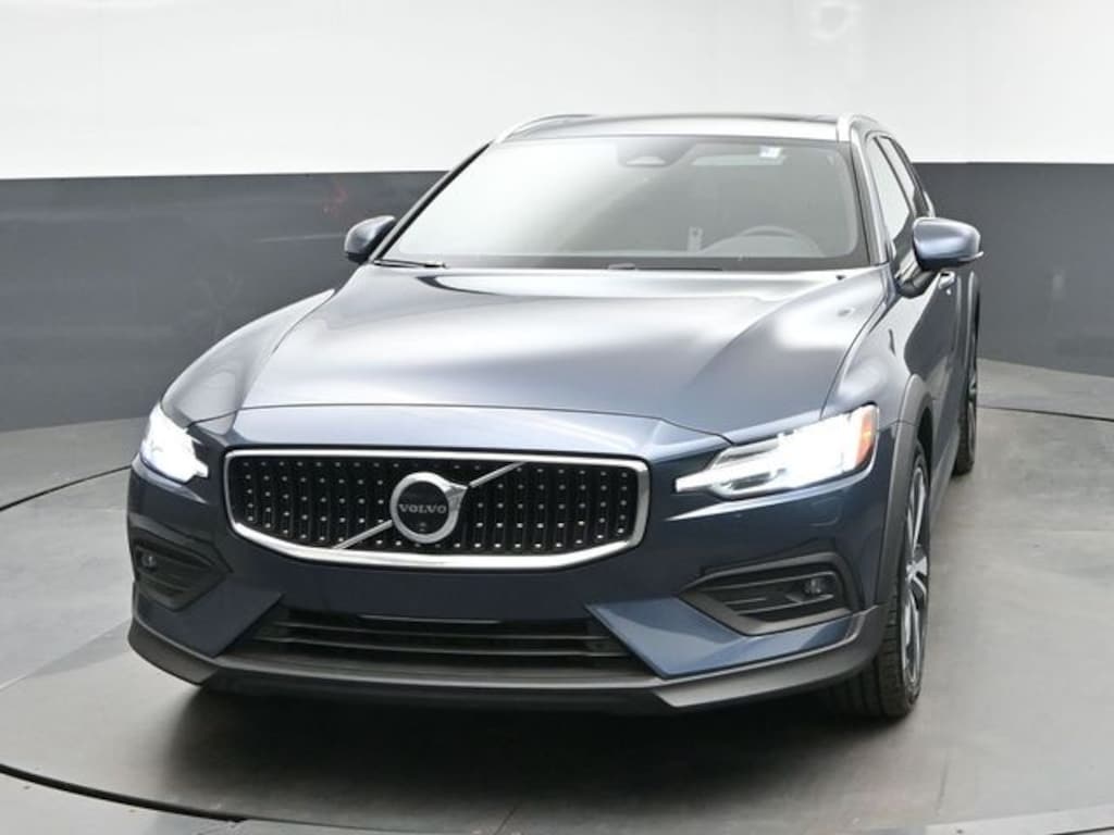 Used 2025 Volvo V60 Cross Country B5 Plus Wagon